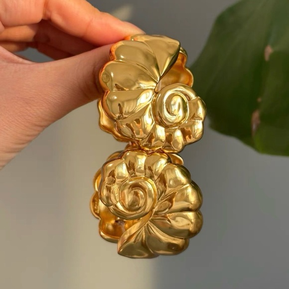 J.Crew Shell Design Bracelet - Picture 7 of 8